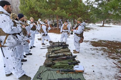 На Житомирщині 46 бригада ДШВ провела інтенсив з військової підготовки для цивільних
