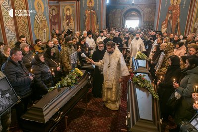 Відспівування у Михайлівському соборі чотирьох бійців добровольчого батальйону "Братство", які загинули 25 грудня у складі ДРГ на території Росії. Київ, 7 березня 2023 року.