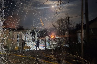Вісім КАБів на Суми: що розповіли очевидці російського обстрілу Вісім КАБів на Суми: що розповіли очевидці російського обстрілу