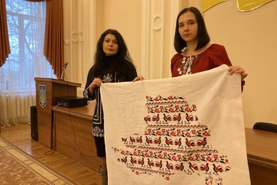У Одесі презентували вишиту карту Херсонської області