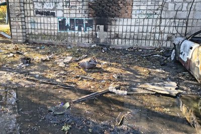 «Скло все летіло, люди кричали — дуже страшно», — місцеві жителі про наслідки нічної атаки в Житомирі «Скло все летіло, люди кричали — дуже страшно», — місцеві жителі про наслідки нічної атаки в Житомирі