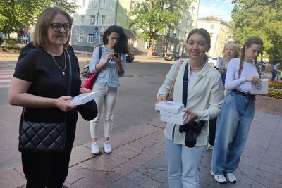 Екскурсія містом та авторська гра: в Житомирі презентували проєкт "Жінки, котрі творили історію" Екскурсія містом та авторська гра: в Житомирі презентували проєкт "Жінки, котрі творили історію"