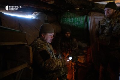 Бійці 24-ї бригади чергують на спостережній позиції Бійці 24-ї бригади чергують на спостережній позиції