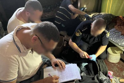 Шахрайство із колонії: на Житомирщині підозрюють ув'язненого та його спільницю із Рівненщини Шахрайство із колонії: на Житомирщині підозрюють ув'язненого та його спільницю із Рівненщини