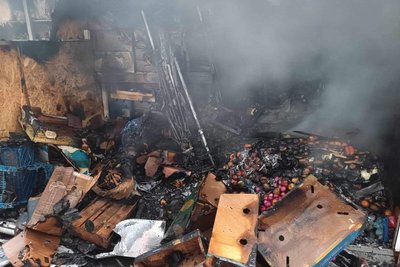 На хмельницькому продуктовому ринку пожежа: що відомо На хмельницькому продуктовому ринку пожежа: що відомо