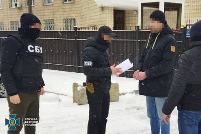 Оголошення підозри затриманому мешканцю Луганщини за фактами співпраці з окупантами Оголошення підозри затриманому мешканцю Луганщини за фактами співпраці з окупантами