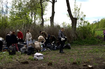 У природному парку "Кармелюкове Поділля" на Вінниччині провели марш прибирання У природному парку "Кармелюкове Поділля" на Вінниччині провели марш прибирання