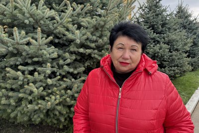 Жінки зі Степівської громади понад два роки плетуть сітки для українських оборонців Жінки зі Степівської громади понад два роки плетуть сітки для українських оборонців