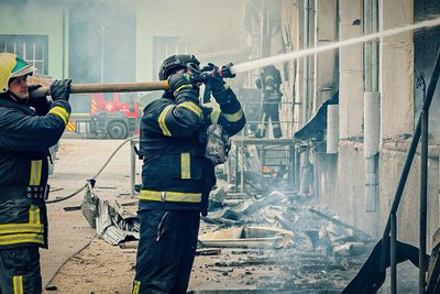 Рятувальники, пожежа, ліквідація наслідків атаки