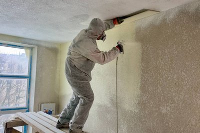 Роботи у багатоповерхівці на вулиці Бучми, 36 у Харкові, лютий 2026 року Роботи у багатоповерхівці на вулиці Бучми, 36 у Харкові, лютий 2026 року