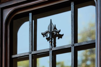 В Одесі відреставрували історичні двері початку XX століття В Одесі відреставрували історичні двері початку XX століття
