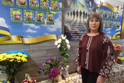 У місті на Житомирщині відкрили меморіальне місце пам’яті загиблих випускників У місті на Житомирщині відкрили меморіальне місце пам’яті загиблих випускників