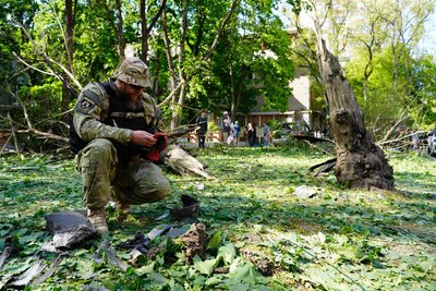 РФ на Великдень завдала авіаударів, у Харкові чули вибухи: відомо про щонайменше 15 поранених РФ на Великдень завдала авіаударів, у Харкові чули вибухи: відомо про щонайменше 15 поранених