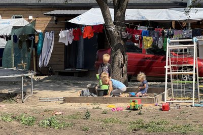 Як переселенці з Миропілля облаштувалися в модульному будинку поблизу Сум Як переселенці з Миропілля облаштувалися в модульному будинку поблизу Сум