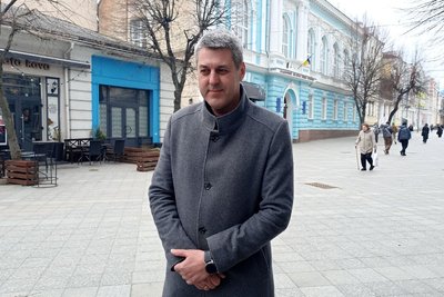 Житомиряни скаржаться на необлаштовану зупинку на Панчішній фабриці Житомиряни скаржаться на необлаштовану зупинку на Панчішній фабриці
