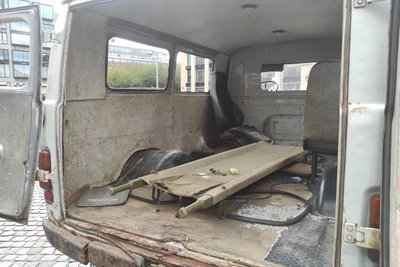У центрі Лейпцига виставили машину "швидкої", яку росіяни обстріляли касетними снарядами у Дергачах У центрі Лейпцига виставили машину "швидкої", яку росіяни обстріляли касетними снарядами у Дергачах