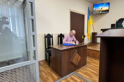 На Житомирщині почався суд над волонтером, якого звинувачують у незаконному зберіганні зброї