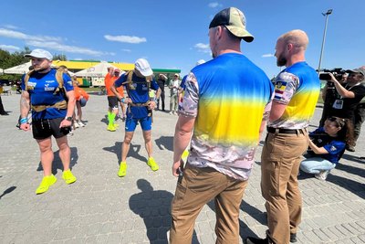 На українсько-польському кордоні зустріли учасників благодійного маршу з Нідерландів На українсько-польському кордоні зустріли учасників благодійного маршу з Нідерландів