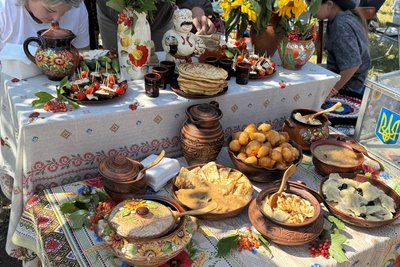 Традиційний, білий, з вишнями, космічний: в музеї на Житомирщині провели борщ-батл Традиційний, білий, з вишнями, космічний: в музеї на Житомирщині провели борщ-батл