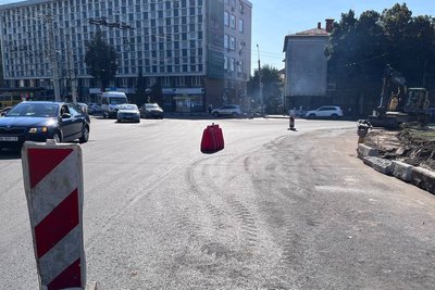 У Луцьку — ремонт кільцевої розв'язки біля проспекту Грушевського. Що кажуть водії У Луцьку — ремонт кільцевої розв'язки біля проспекту Грушевського. Що кажуть водії