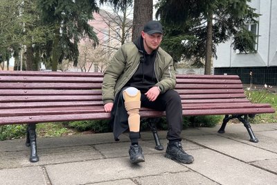 "Наступив на міну — і втратив ногу": доброволець з Дубна розповів, як після ампутації сів за кермо "Наступив на міну — і втратив ногу": доброволець з Дубна розповів, як після ампутації сів за кермо