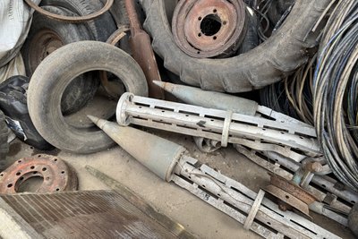 Відновлене після обстрілів господарство Відновлене після обстрілів господарство