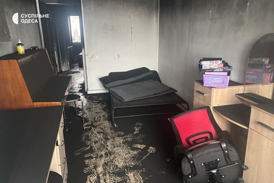 "Слава Богу, вони вчасно поїхали": мешканці пошкодженого будинку в Чорноморську про атаку РФ "Слава Богу, вони вчасно поїхали": мешканці пошкодженого будинку в Чорноморську про атаку РФ
