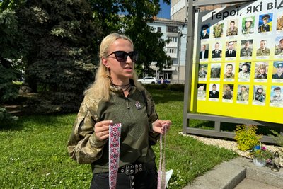 У День вишиванки Житомир долучився до всеукраїнської акції "Вишита стрічка пам'яті" У День вишиванки Житомир долучився до всеукраїнської акції "Вишита стрічка пам'яті"