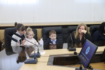 Родині загиблого прикордонника з Вінниччини вручили орден "За мужність" ІІІ ступеня Родині загиблого прикордонника з Вінниччини вручили орден "За мужність" ІІІ ступеня