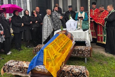 На Закарпатті попрощалися із загиблим захисником Василем Вербищуком На Закарпатті попрощалися із загиблим захисником Василем Вербищуком