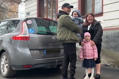 "Наступив на міну — і втратив ногу": доброволець з Дубна розповів, як після ампутації сів за кермо "Наступив на міну — і втратив ногу": доброволець з Дубна розповів, як після ампутації сів за кермо