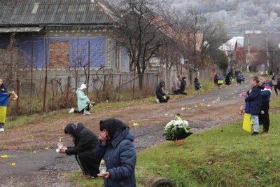 На Закарпатті попрощалися з полеглим захисником Русланом Капітаном На Закарпатті попрощалися з полеглим захисником Русланом Капітаном