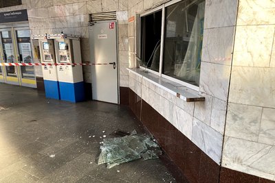 У Києві в метро "Лук'янівська" зачинений один із виходів У Києві в метро "Лук'янівська" зачинений один із виходів