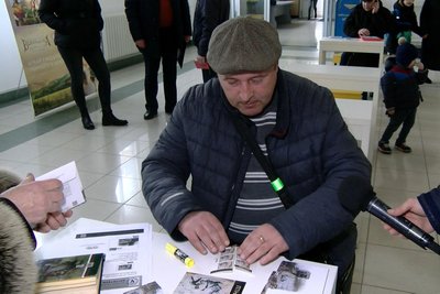 У Луцьку презентували поштову марку "ПТН ПНХ": гроші від продажів підуть на благодійність У Луцьку презентували поштову марку "ПТН ПНХ": гроші від продажів підуть на благодійність