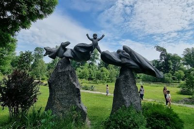 Сезон літніх відпусток: де відпочивають житомиряни та які туристичні локації є популярними в області Сезон літніх відпусток: де відпочивають житомиряни та які туристичні локації є популярними в області