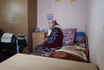 "Я сама пішла б на фронт": 97-річна зв'язкова УПА з Волині чекає правнуків з війни