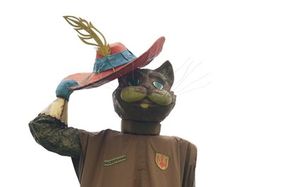 У Сумах пошили новий одяг для кота в парку "Казка" У Сумах пошили новий одяг для кота в парку "Казка"