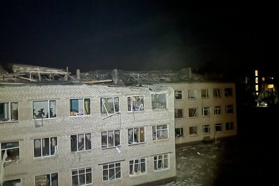 Ліцей у Балаклії, пошкоджений влучаннями безпілотників, Харківська область Ліцей у Балаклії, пошкоджений влучаннями безпілотників, Харківська область