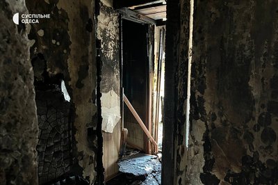 Квартира після пожежі, яка виникла після влучання уламка безпілотника Квартира після пожежі, яка виникла після влучання уламка безпілотника