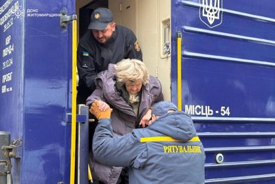 На Житомирщину із Дніпра прибув евакуаційний потяг — куди розселили людей На Житомирщину із Дніпра прибув евакуаційний потяг — куди розселили людей