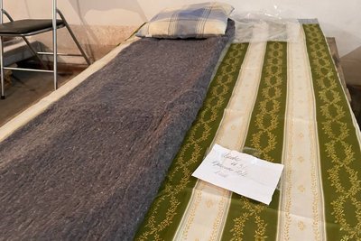У Миколаєві жителі багатоповерхівок власноруч облаштовують укриття У Миколаєві жителі багатоповерхівок власноруч облаштовують укриття