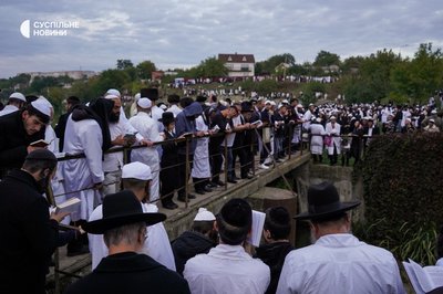 “В Ізраїлі всі вже звикли до війни. Це частина нашого життя. Ми не боїмось". Хасиди святкують Рош га-Шана в Умані “В Ізраїлі всі вже звикли до війни. Це частина нашого життя. Ми не боїмось". Хасиди святкують Рош га-Шана в Умані