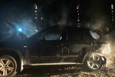 Підпал машини через помсту: у Бердичеві поліція затримала чоловіка, якого підозрюють у причетності до підпалу автівки Підпал машини через помсту: у Бердичеві поліція затримала чоловіка, якого підозрюють у причетності до підпалу автівки