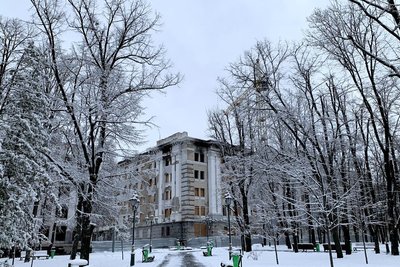 Управління поліції Харківщини, розбите російськими ракетами Управління поліції Харківщини, розбите російськими ракетами
