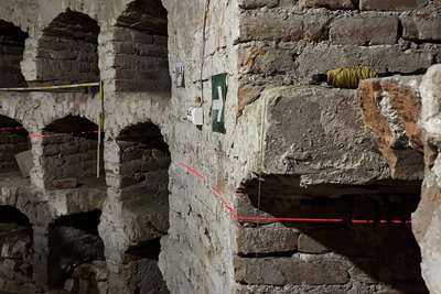 Львівські історики досліджують підземелля в історико-культурному заповіднику на Волині