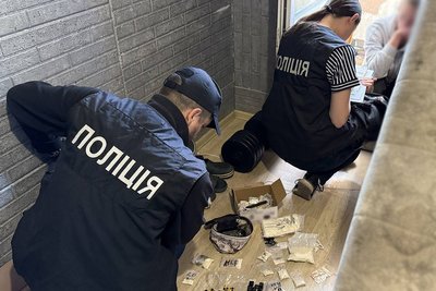 Приймали замовлення через Telegram та робили "закладки" — 3 житомирян підозрюють у збуті наркотиків Приймали замовлення через Telegram та робили "закладки" — 3 житомирян підозрюють у збуті наркотиків