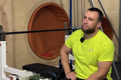 "Поштовх, щоб іти вперед". Паверліфтер Сергій Кознієнко розповів, як прийшов у інваспорт