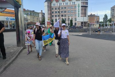 У Хмельницькому відбулася акція-мітинг за встановлення чітких строків військової служби У Хмельницькому відбулася акція-мітинг за встановлення чітких строків військової служби