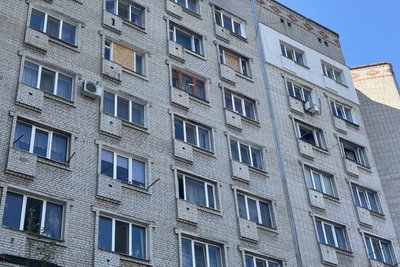 Нічний удар по Сумах: пошкоджена спортивна школа та багатоповерхівка Нічний удар по Сумах: пошкоджена спортивна школа та багатоповерхівка