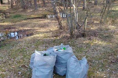 Заповідне урочище стало чистішим: у селі на Рівненщині школярі прибрали територію навколо озера Заповідне урочище стало чистішим: у селі на Рівненщині школярі прибрали територію навколо озера